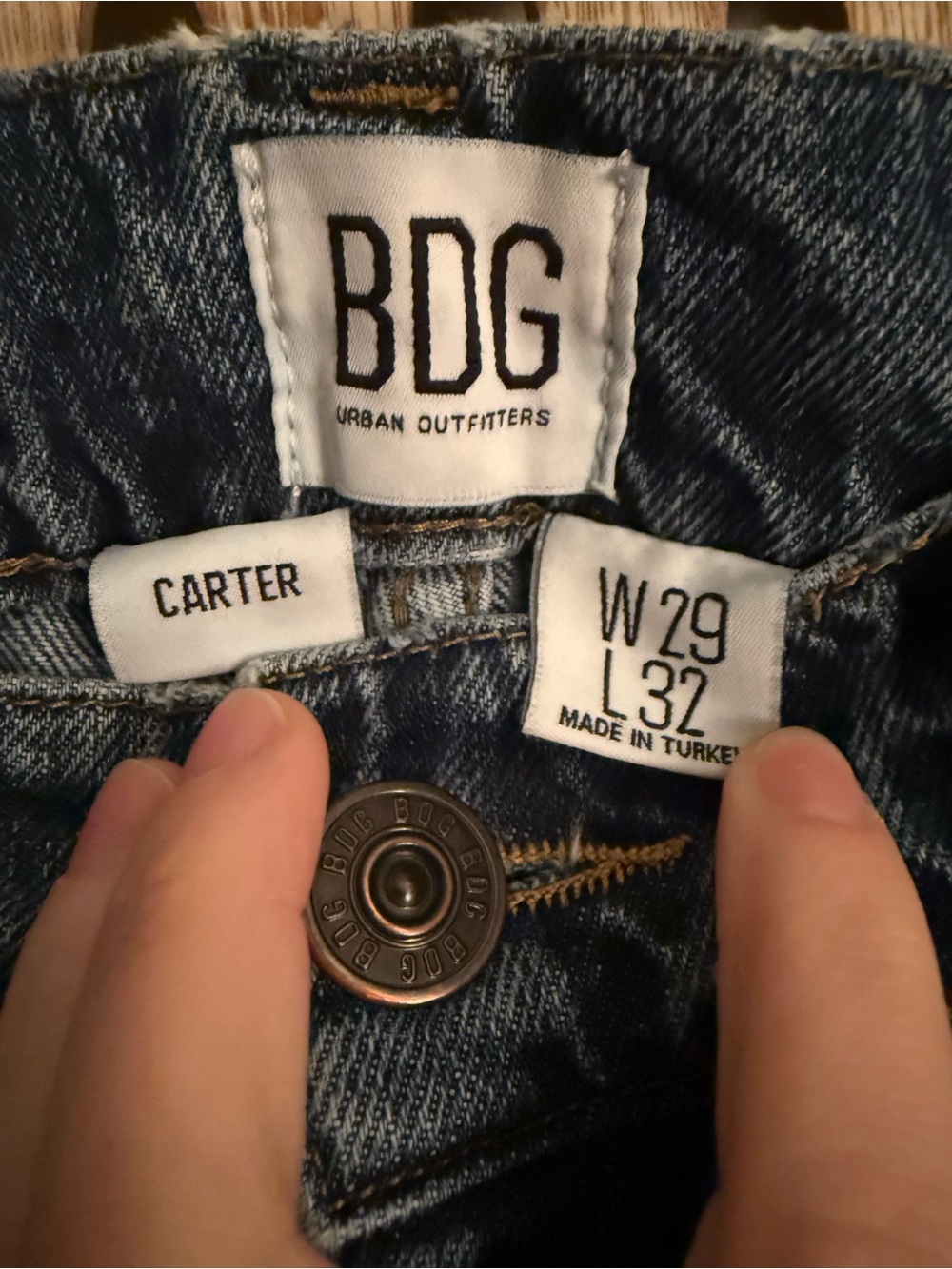 BDG Urban Outfitters Carter Jeans W29 Dark Wash Barrel Leg Raw Hem - Picture 7 of 9